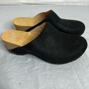 Dansko Black Leather Mules with Ergonomic Design